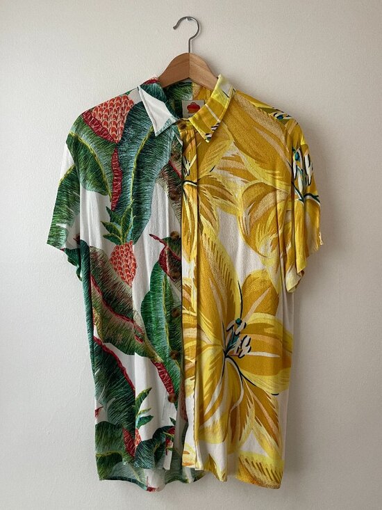 FARM Rio Tropical Beachy Button Down - Picture 1 of 4